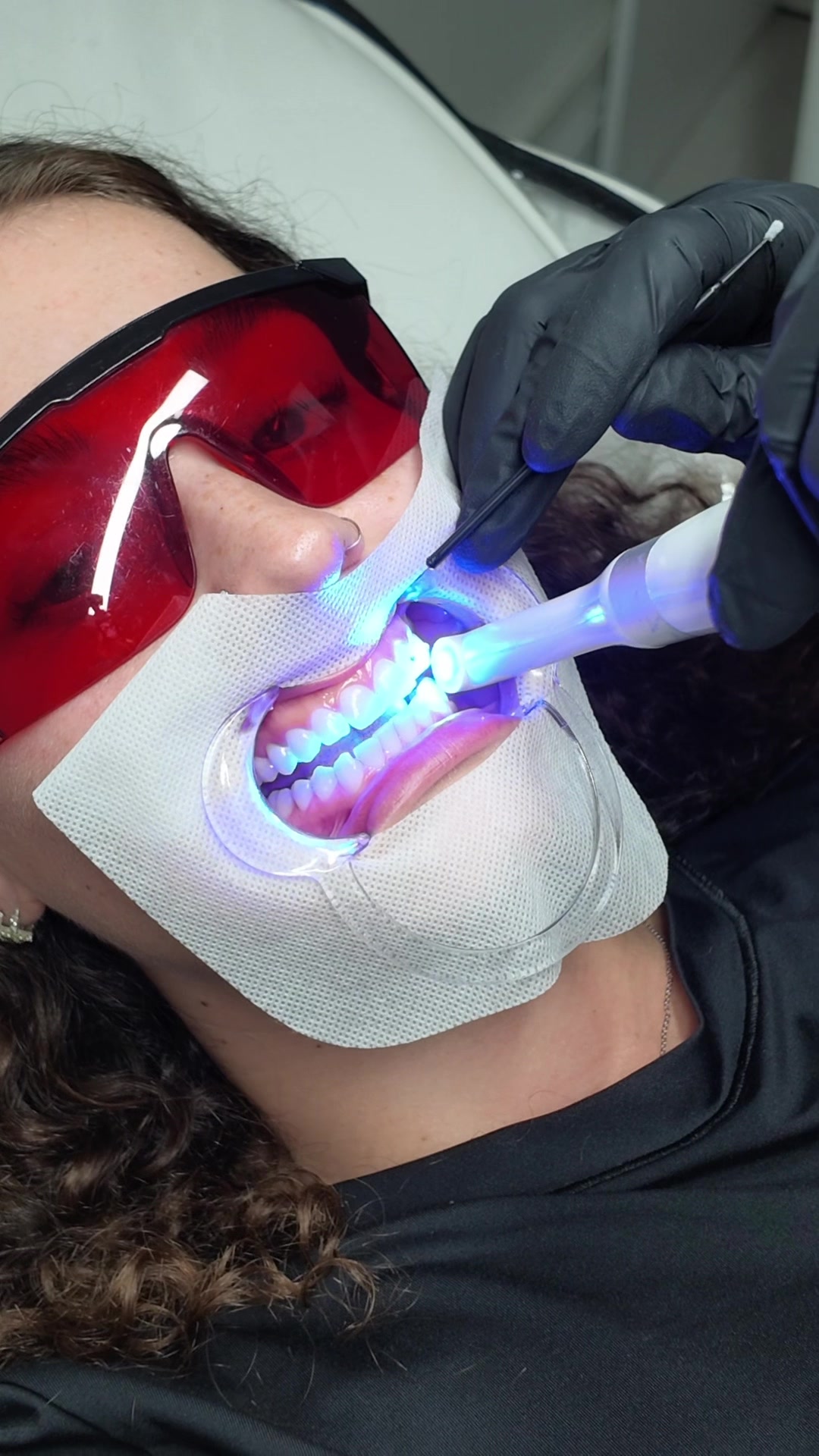 Come and get a toothgem with me🤍 Thank you Iced Out Ldn! #contentcreator #content #ugc #ugccommunity #ugccreators