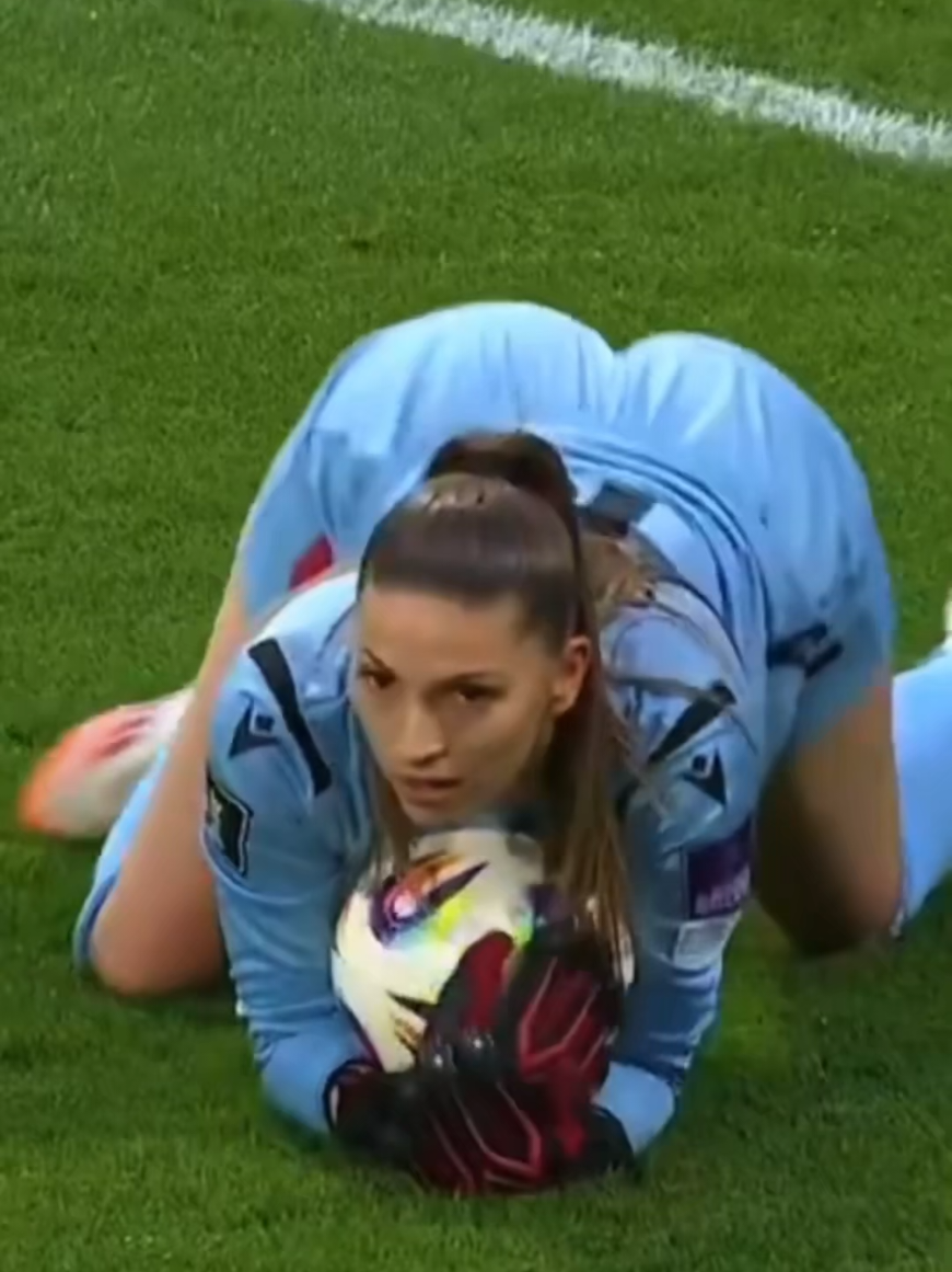 A young 20-year-old goalkeeper  booming over night/#football//Viral Sports