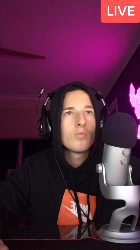 Story of a new streamer... part 1 @ZinHimself on Insta and Twitter #fyp #foryou #gaming #fortnite