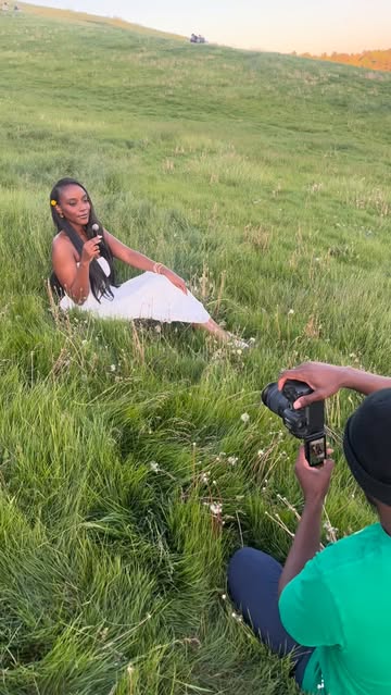 The behind the scenes vs the results 📸 @elisaabdu1 #bts #explorepage #photography #photoshoot #fyp