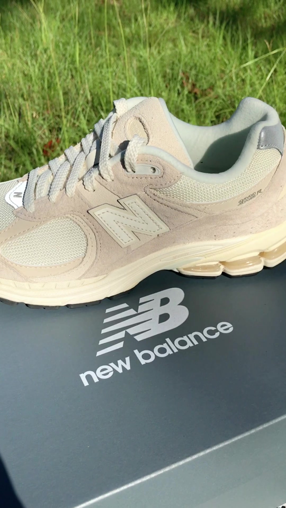 You found a pair of shoes you didn’t know you need👟✨ @New Balance #UGC #ugccreator #unboxing #facelessmarketing #ugc...