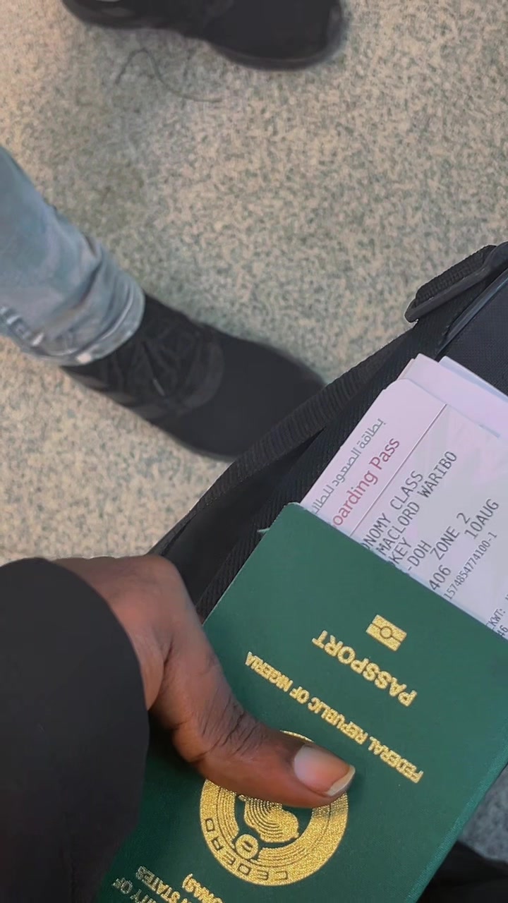 POV: You finally made it to Dubai ✈️✨🌴 Come travel with me! 🇦🇪🤎 #DubaiVlog #TravelVlog #DubaiDiaries #TravelTok #FYP