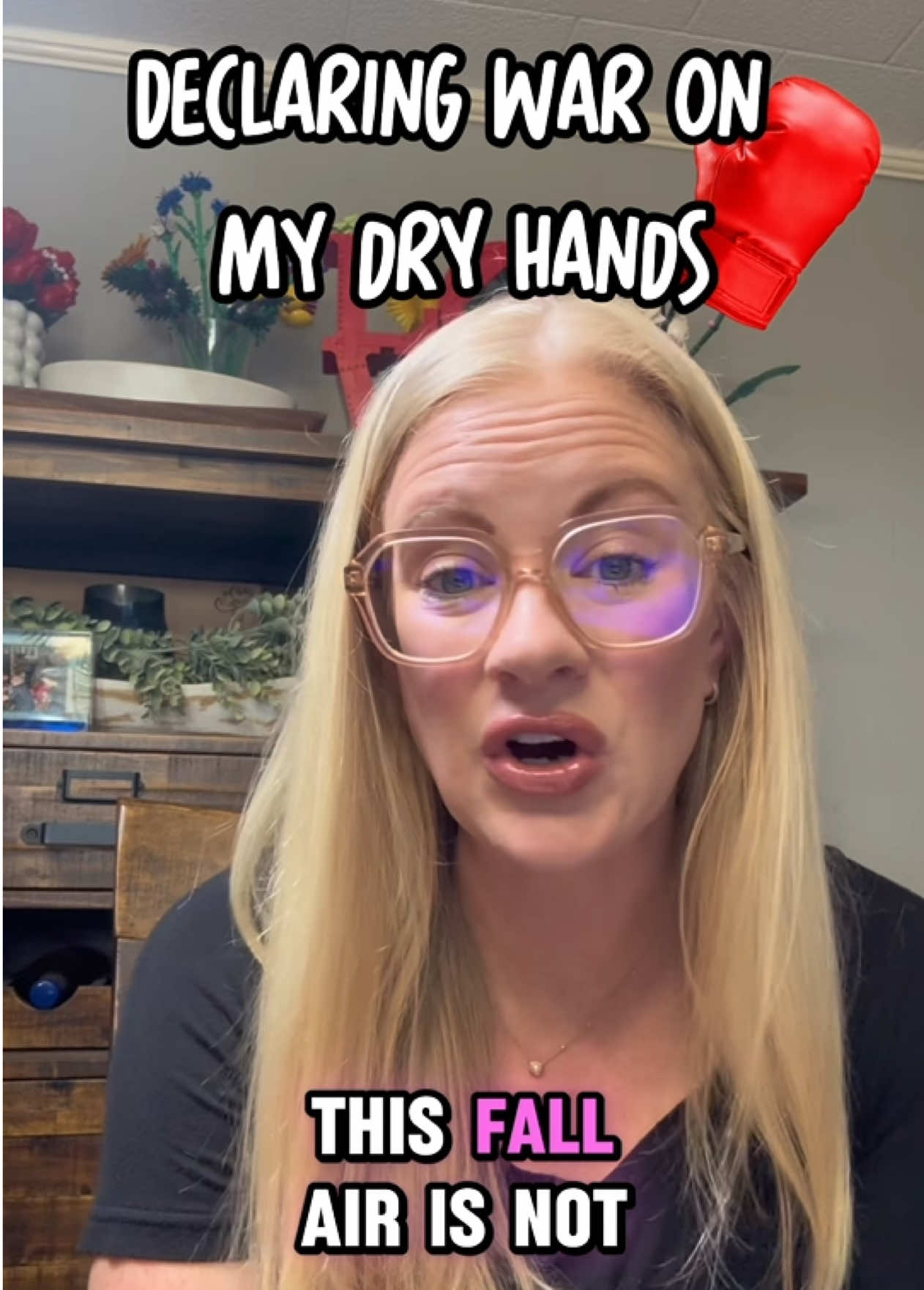 My hands needed a little extra TLC. 😂🧴 With cooler weather rolling in, I decided to give this 4-step hand spa treat...