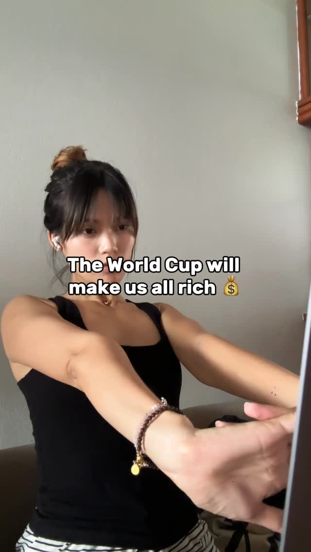 This is insane 🤯 How to make 💰with the World Cup and AI