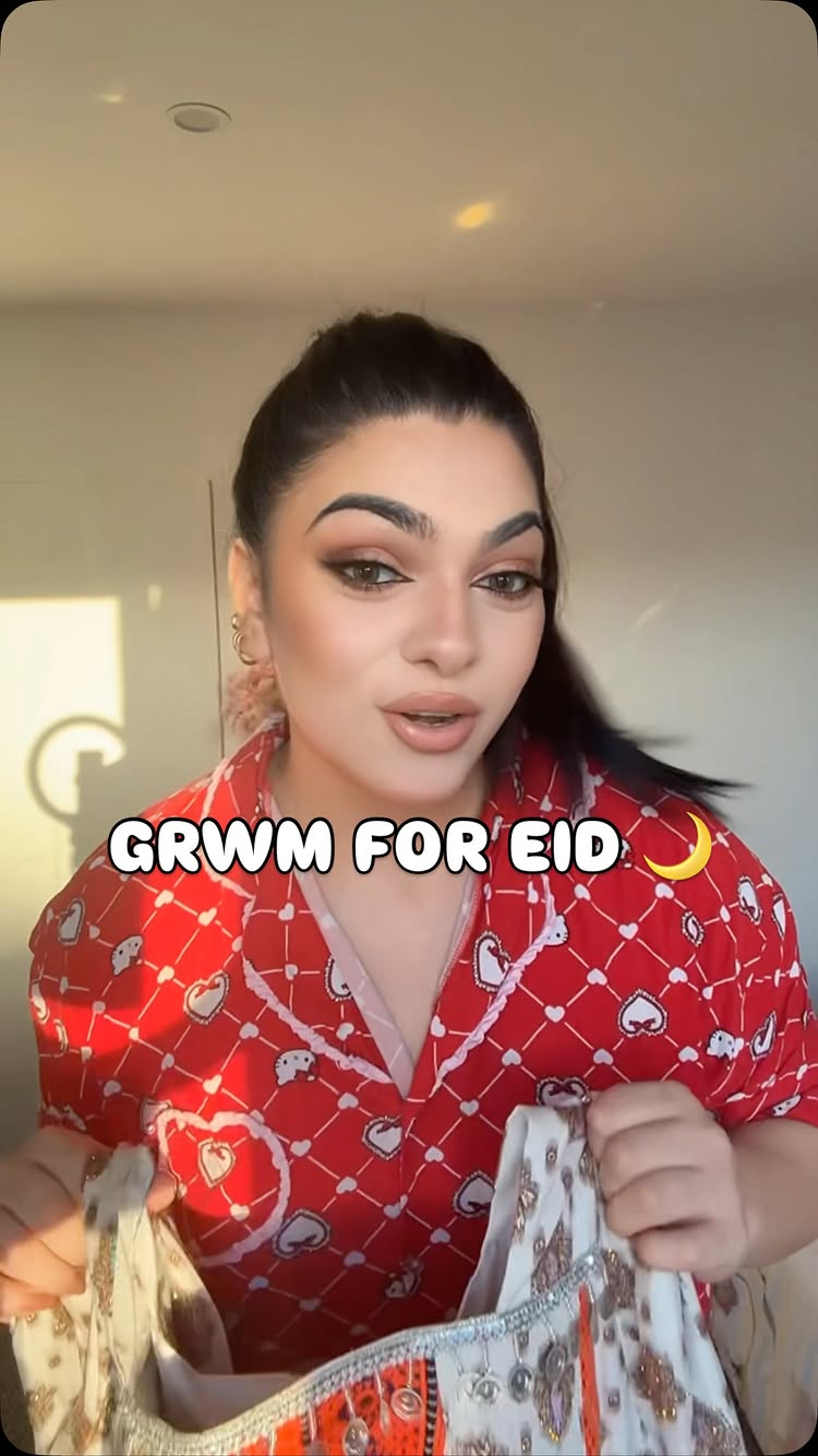 Kaisi lag rahi hai 🌸🌙💫 #grwmoutfit #grwm #eid #eidfit #eid2026