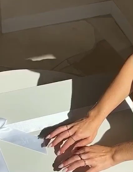 Unbox a surprise wedding dress!!