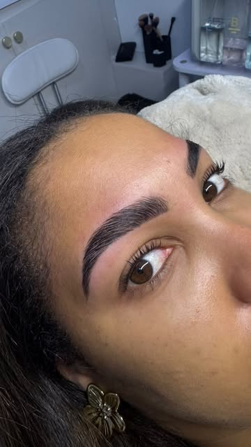 ✨ Una mirada más definida, levantada y con un acabado hermoso. 🤎 El lifting de pestañas + laminado de cejas son la c...