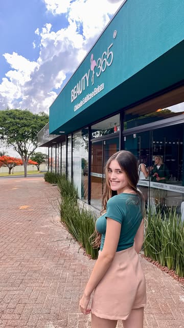 A Beauty fica localizada no Alphaville, pertinho do Shopping Catuaí.🧘🏻‍♀️🦩 E aí, você ja conhecia a @beauty365este...