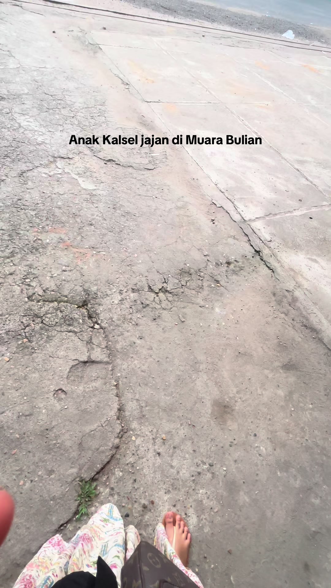 Rekomendasi jajanan yang wajib coba di Muar Bulian dongs🙂‍↔️ #muarabulian #batanghari #jambi