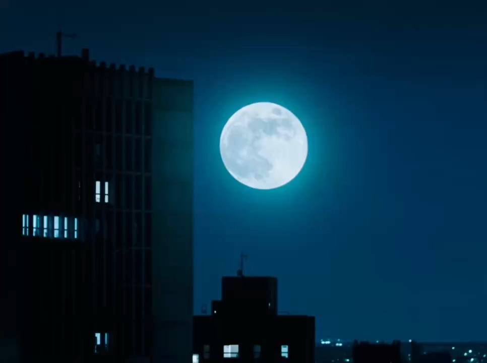 Smoking moon.