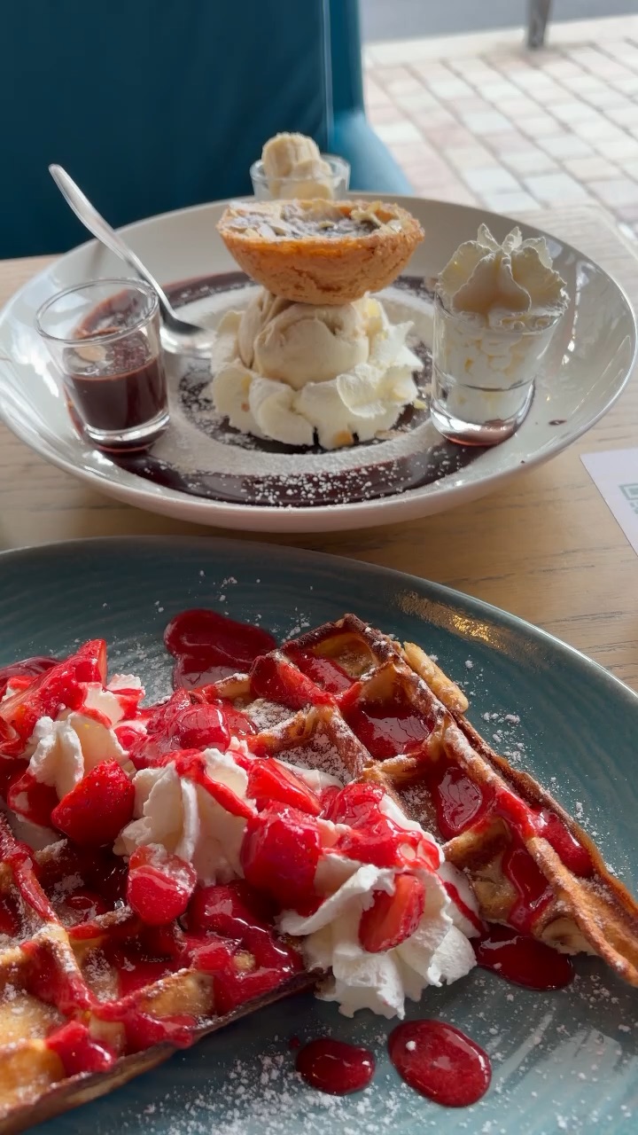 Cafe brunch