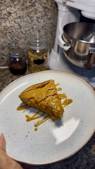 Hoy tocó pastel de zanahoria y ahuyama, sin gluten y sin azúcar añadida…. Con audios random de mi esposo 😁 Receta 2...