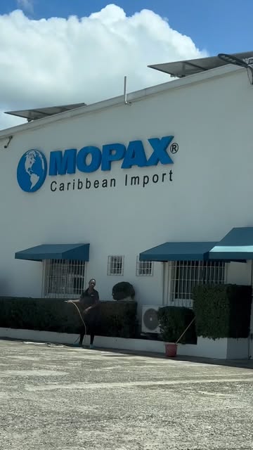 Una amiga me pasó el dato y obviamente… había que ir a investigar 😂 Aquí encontré de TODO: carnes, pescados, embutid...
