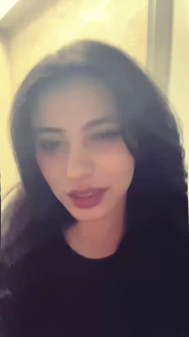 Lipstick hair shade camera angle