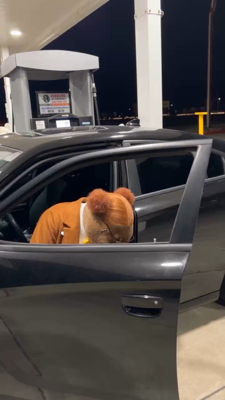 Notorious B.I.L.L. hits the gas station