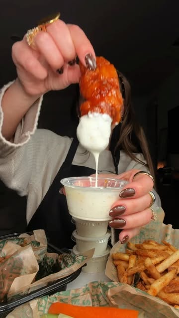 WINGSTOP NEVER DISAPPOINTS! MANGO HABANERO IS BECOMING A STAPLE FOR ME 😋 #foodasmr #eating #mukbang #wingstop #crunchy
