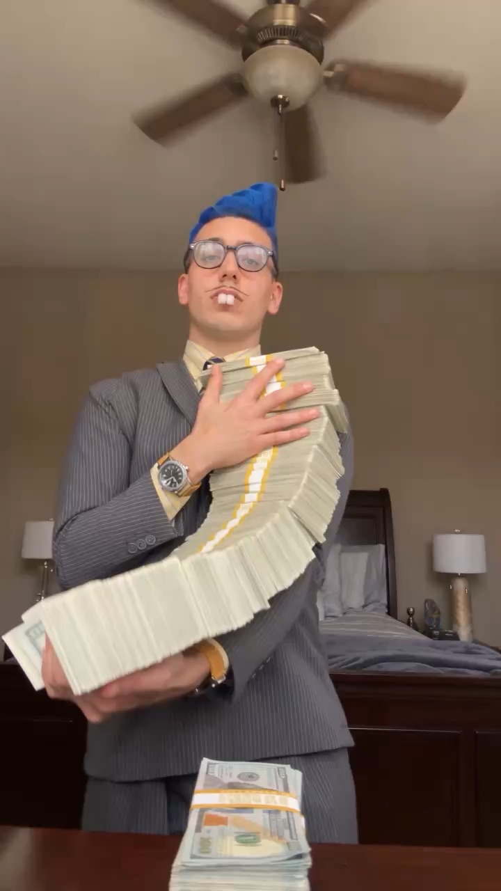 John Ciapp Flexing his money