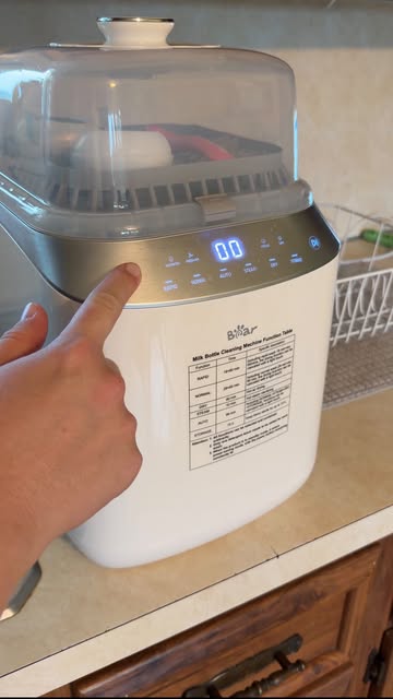 Now this is the type of dish washing I can get behind! @bearforbaby #momcreator #bottlewasher #boymom #momoftwo #momh...