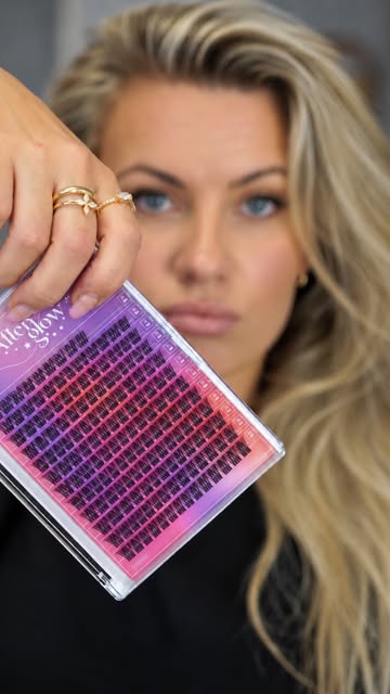 Proovime ära need @afterglow.eesti ripsmed!!! 🧐 #afterglowchallenge #afterglow #ripsmed #kunstripsmed #afterglowchal...