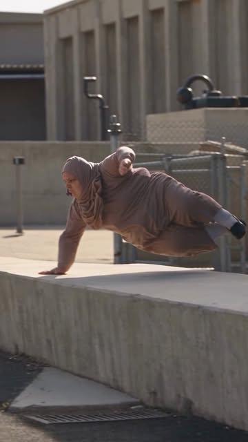 Grandma Parkour.🤾‍♂️🏋️‍♂️