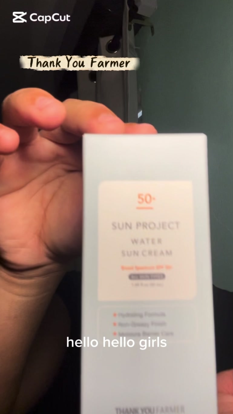 The Thank You Farmer sunscreen is super gentle and easy to apply. ✨🌻 #THANKYOUFARMER #KoreanSunscreen #DailySunscree...