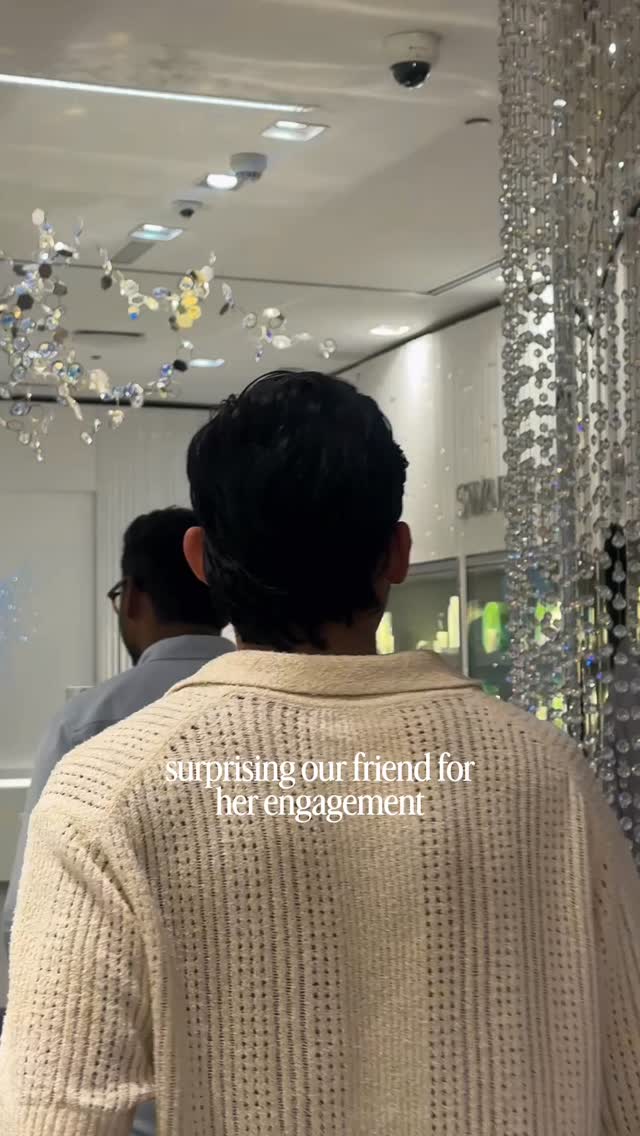 p.s — she loved it! 🤍💕 @swarovski @alwahdamall #fyp #explore #engagement #swarovski #surprise