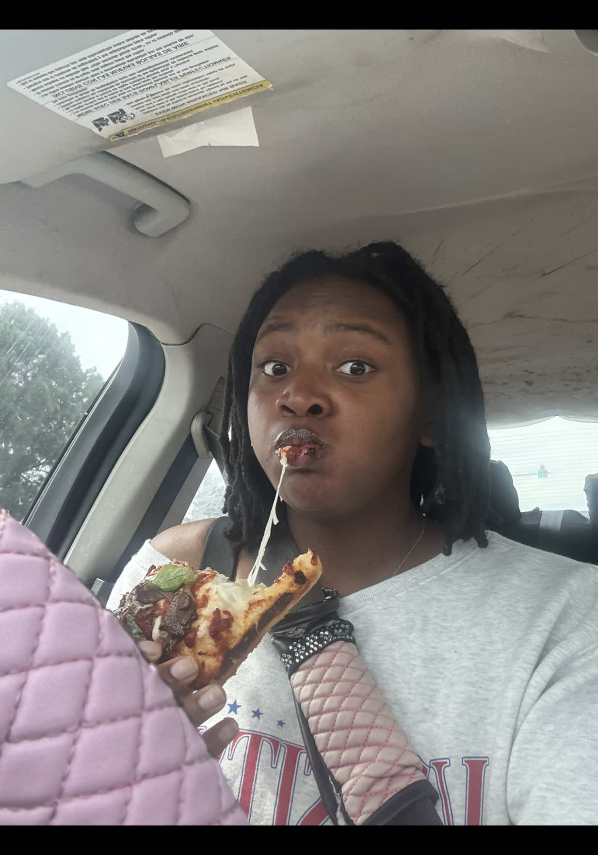 I love deep dish pizzas and dominos Yall know I had to try this 🥳😝@Domino’s #dominos #deepdish #fypシ #pizza #september