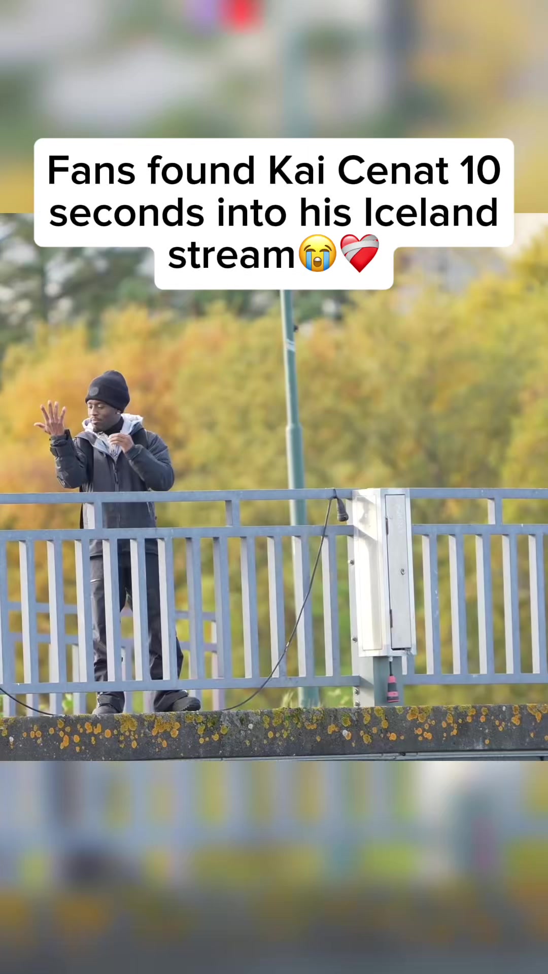 10 seconds into stream😭😭 #fyp #viral #gonnamakeit