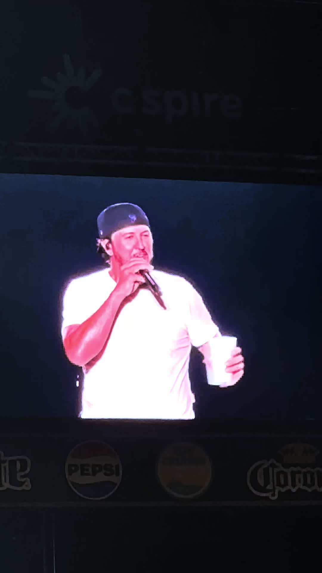 Got invited to a @Luke Bryan concert last night and the tide was rolling 🐘♥️ #lukebryan #lukebryanconcert #alabamafo...