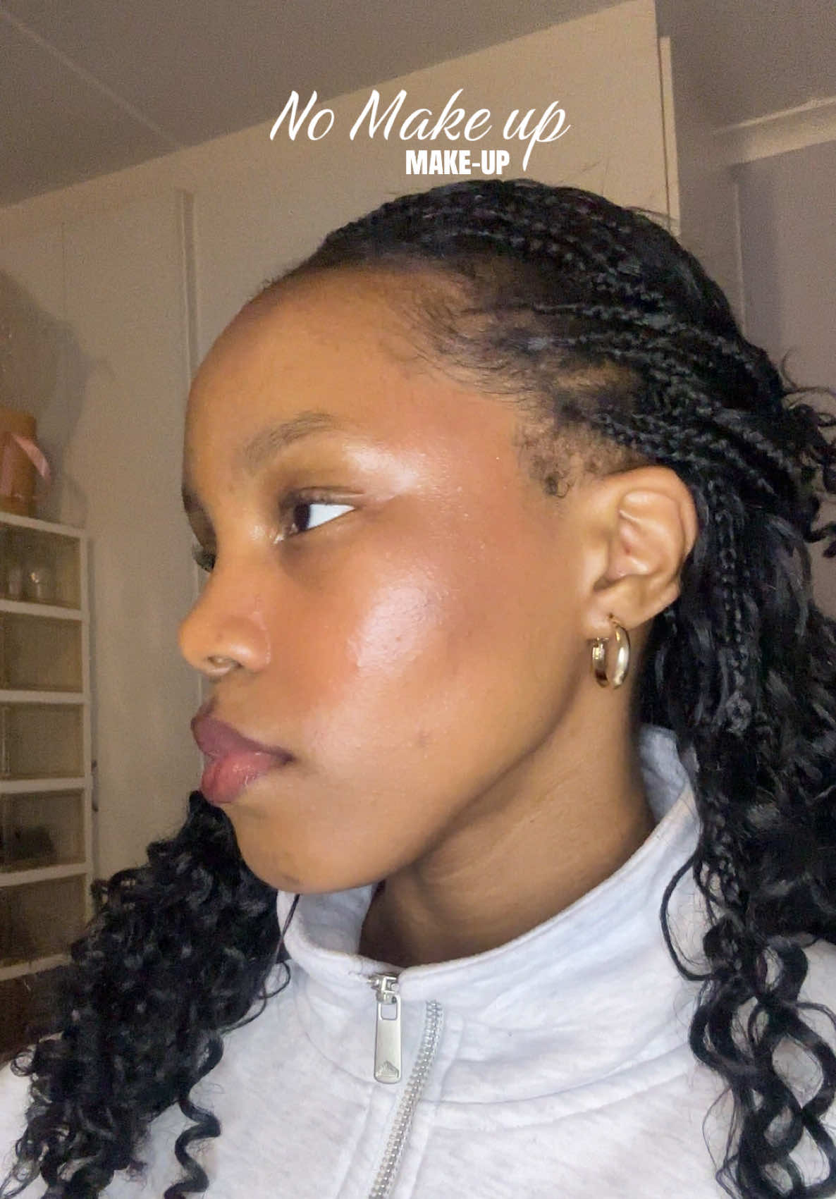 GRWM : doing my make-up brows : @rimmellondon foundation : @Clinique blush : @rhode skin primer, setting spray, lip c...