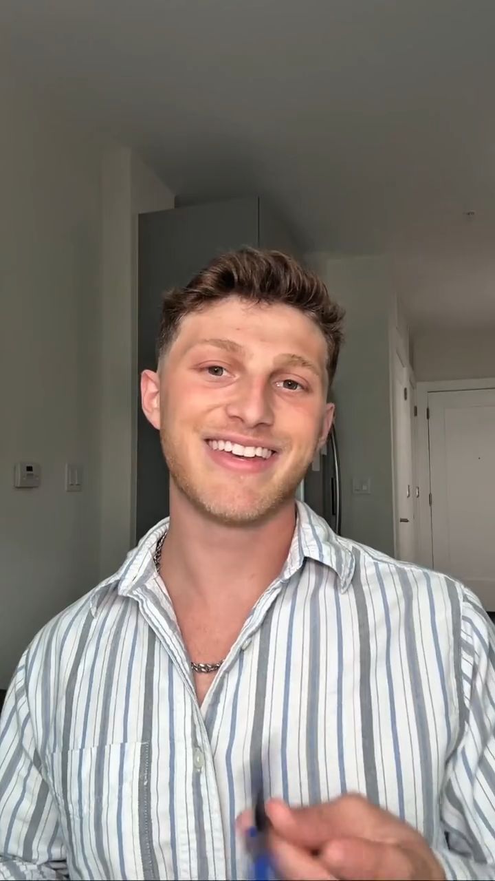 Captions App (Social Proof Ad)
