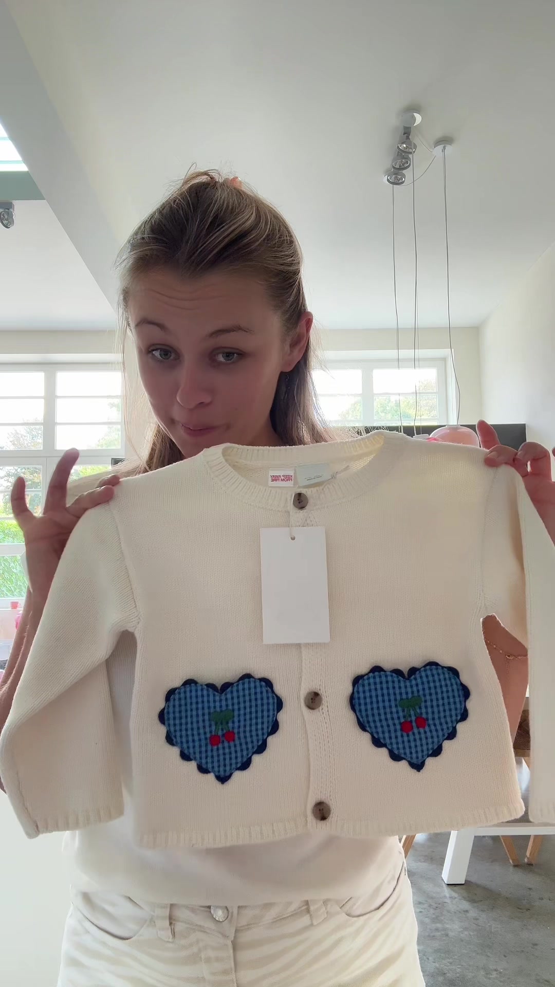 Oops to happy!!!🍒 @ZARA are u kidding !! So cutee!! #cherry #zarakids #zarakidshaul #ootd