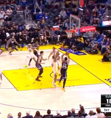 Ben Simmons with a STEPBACK FADEAWAY jumper 😅 This was not on my 2026 bingo card 😭