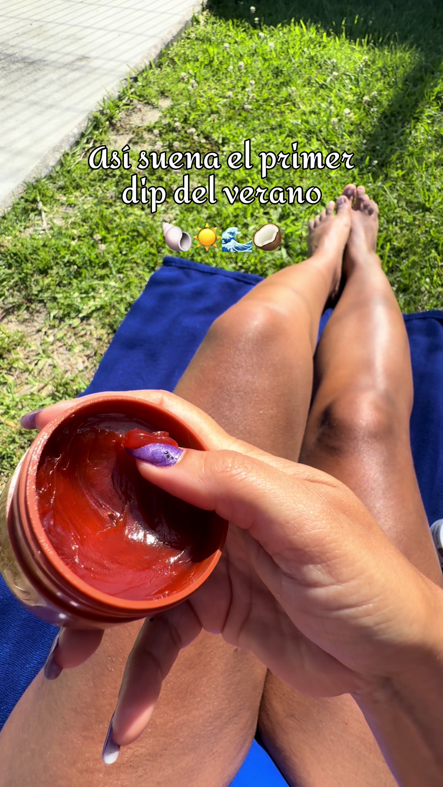 Os prometo que esta gelatina bronceadora es increíble 🤎🥥 Tiene un olor delicioso a coco, no deja sensación pegajosa...