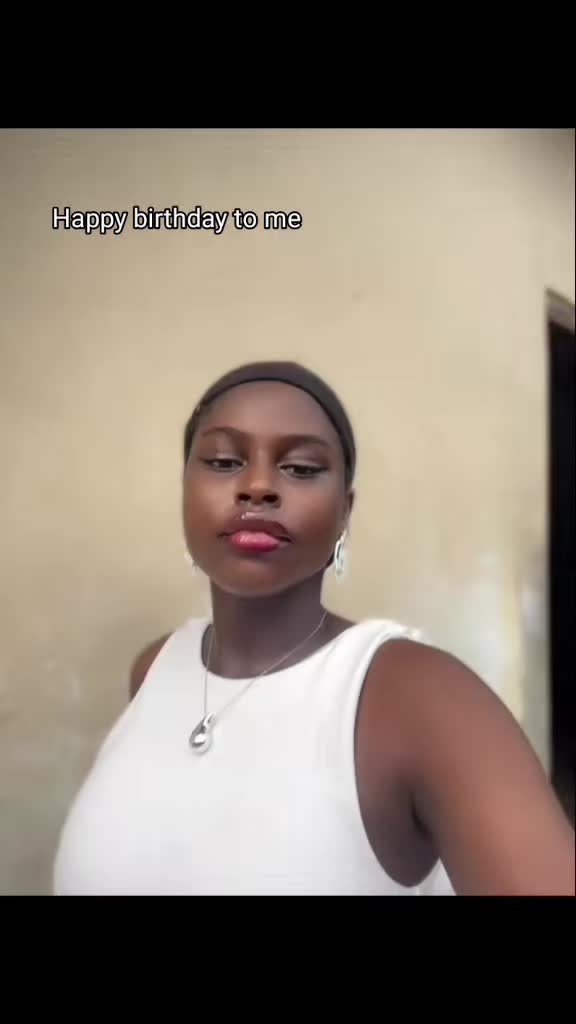Happy birthday to me. Grateful to God for another year. Cheers to a new page of life🥂 #nra_renaa #birthdaygirl #eigh...