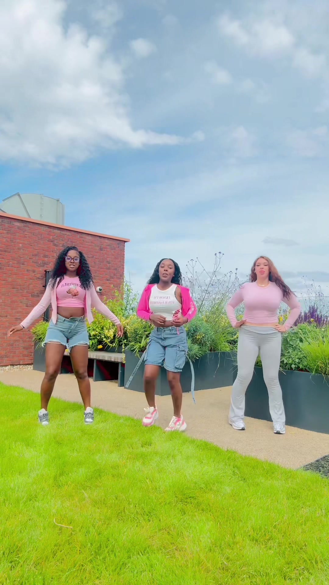 WHAT TIME IS IT 😝 tag dc. @Gibbs_Out&Bad 💁🏾‍♀️ @Ellie🤍 #fypシ゚viral