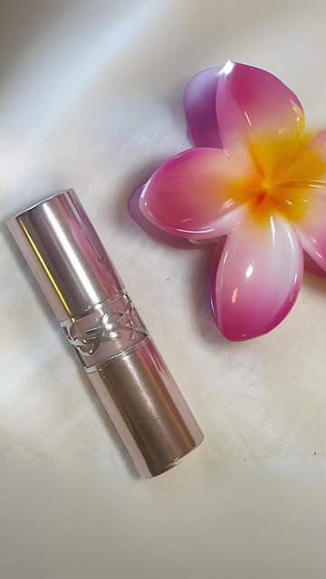 I love all the @yslbeauty lippies but this one is my new favorite I seriously keep it on me at all times it’s sooo go...