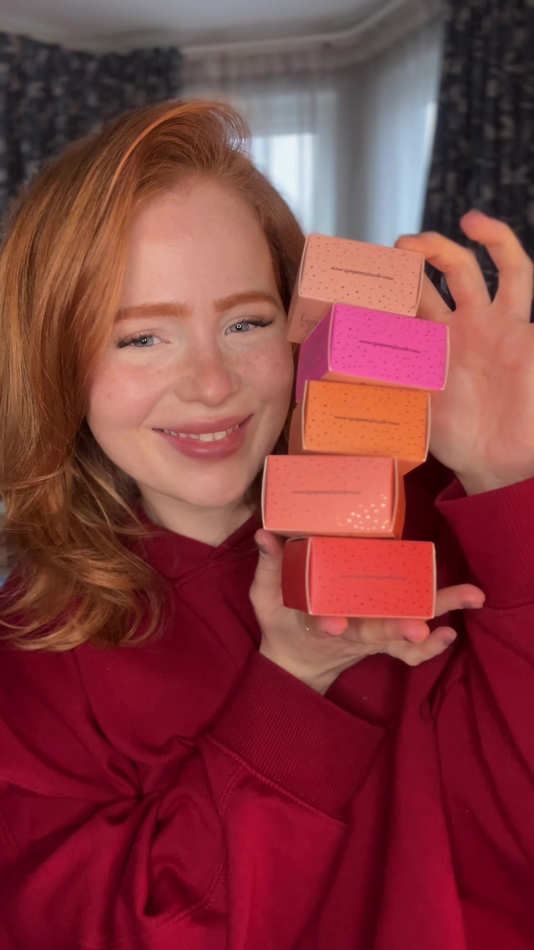 I am obsessed with all of these shades, the one I’m using here is called Amusing ❤️ #blushhack #makeuphacks #tiktoksh...
