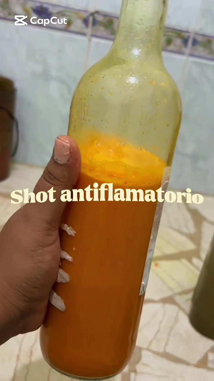 Shot Antiinflamatorio Ingredientes: Jengibre 🫚, zanahoria 🥕, naranja 🍊, limón 🍋, cúrcuma en trozo o polvo, pimien...