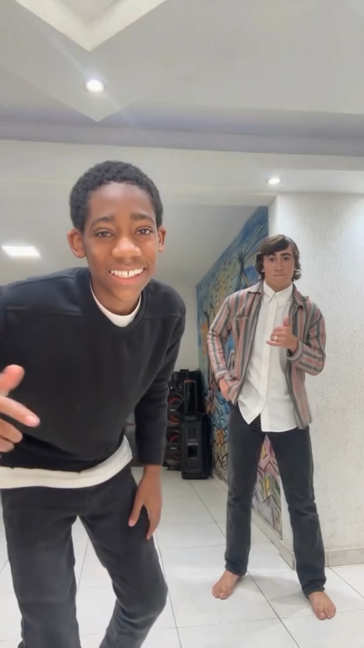 SaveClip.App_AQOn02qzt_2bMSdykeb2fjhFAW6ok-K4JSWUNKmzkmqrWOgak_a5ybpMM5N6IX1PwbZ7Kz1YjwaLNiRUaUTTmzs3hlSzfe4ZBXXs43k