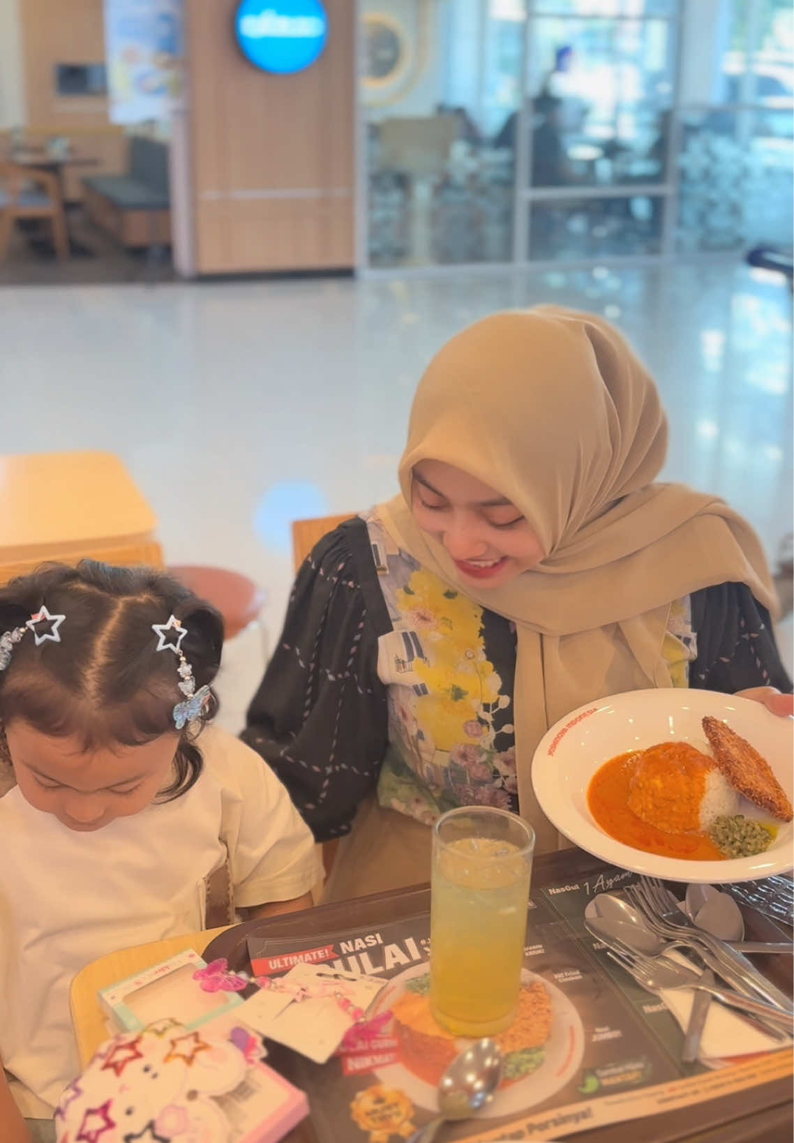 Super duper worthit untuk kita kita yang kalo kemana mana selalu bawa rombongan. 🥰😍 #yoshinoya #tiktokgo #voucherti...
