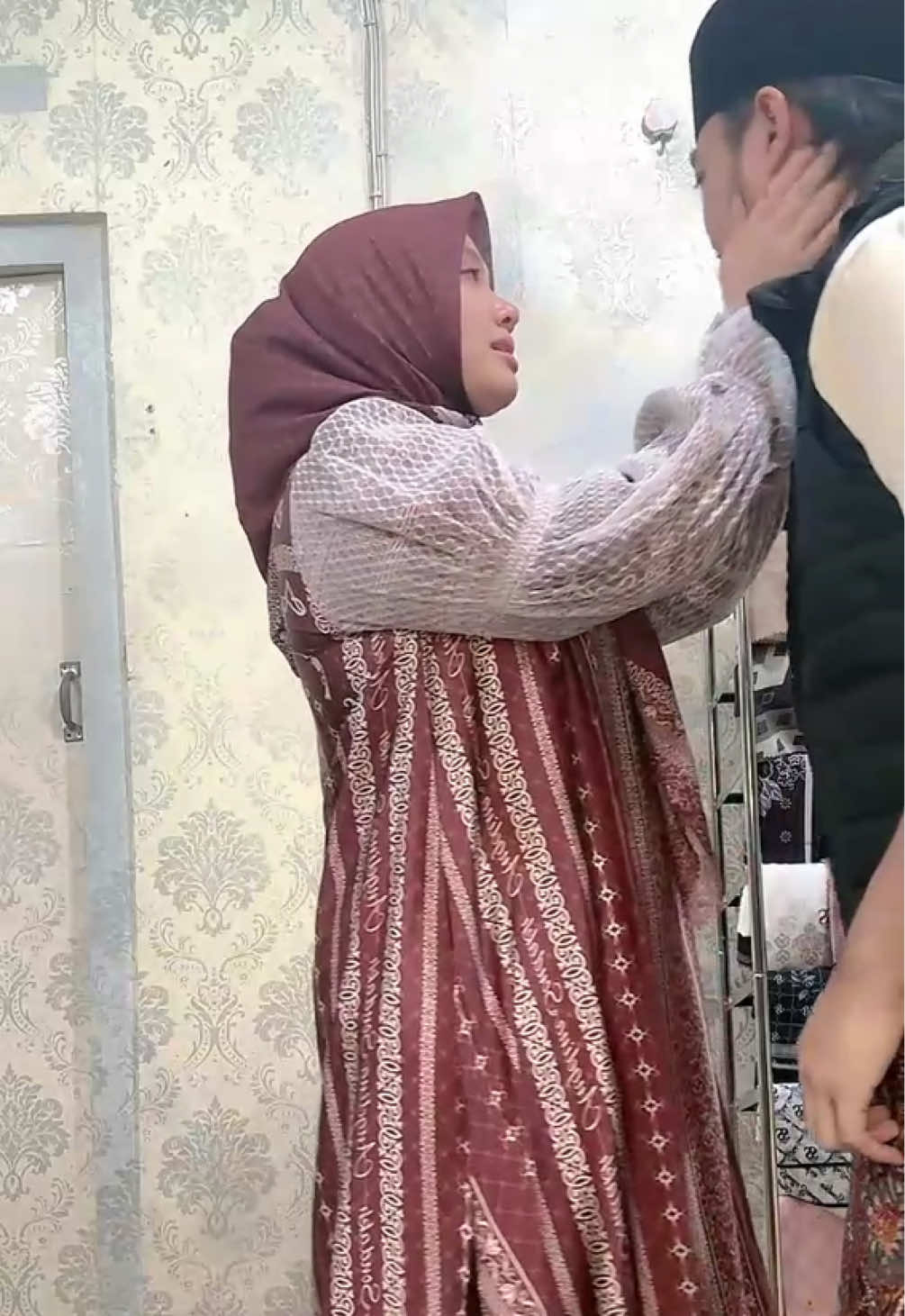 Ready Stock untuk seragaman bersama keluarga 🥰 #ningsalwa #jualanonline #dresssethijab #alfalahploso #romadhon