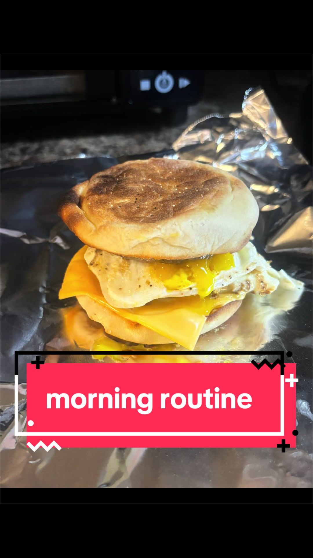 Come along with me in my non-aesthetic workout clothes, in my non-aesthetic, normal life looking home. 🤣 #breakfasts...