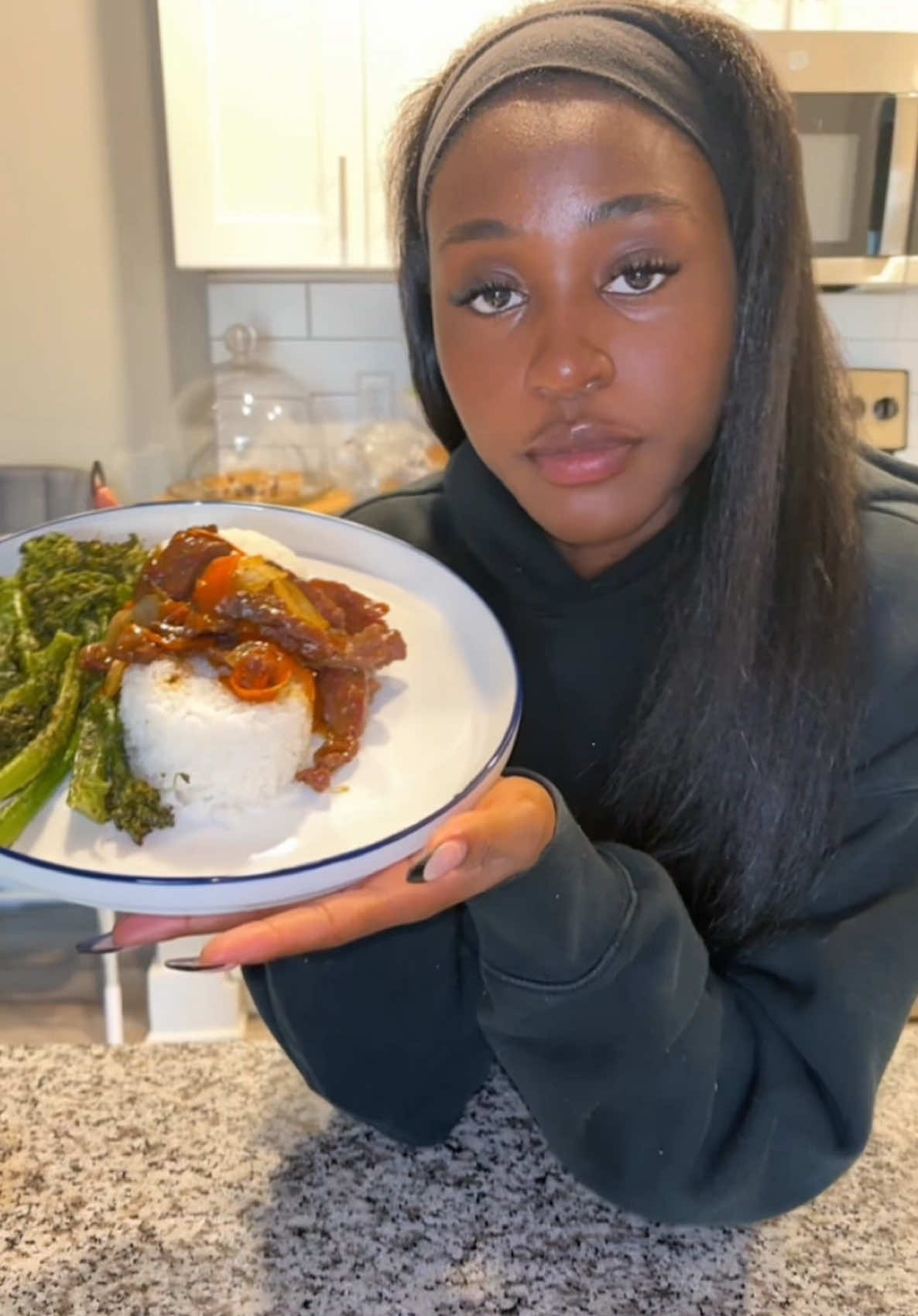 Let’s make beef and broccoli 🥦🥩yall i know everything i make i say it’s a 10/10 but it really be a 10/10 y’all🤣🤣...