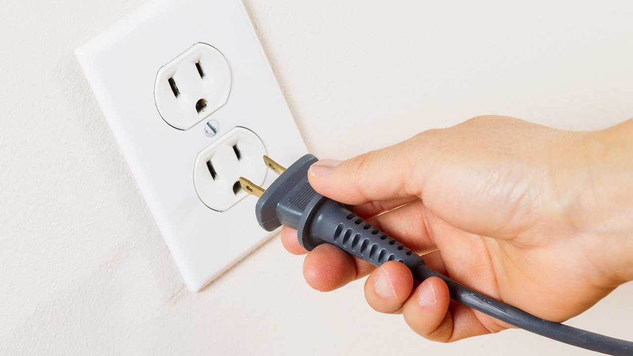 Save Money On Utilities With These 4 Easy Changes | Frugal Living Expert Lauren Greutman With many of us spending a l...