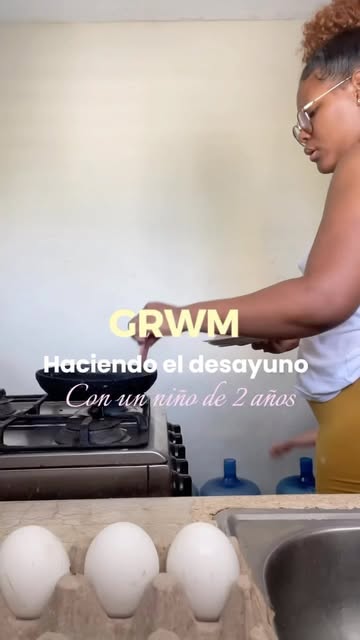 Aquí un poco de mis mañanas con un niño de 2 años 🥴😅🍳👶 #MomLife #GRWM #MamáReal #MorningRoutine