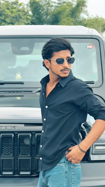 Retro 🖤😎 …. @deepshah_01 . . . . . . #instagram #reelitfeelit #explorepage #retro
