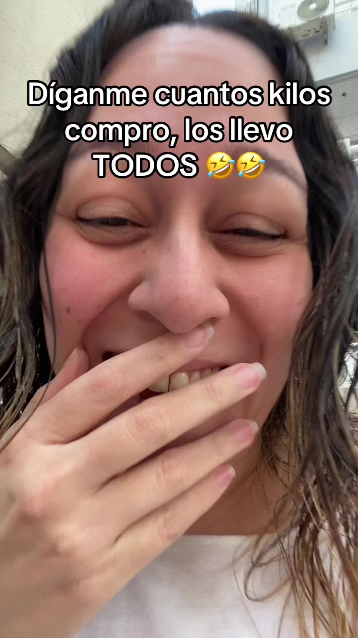 Solo tomates o también podemos llevar sandías 🫢🤣🤣 la app se llama TripBFF #broma #amigos #humor #planes #trip