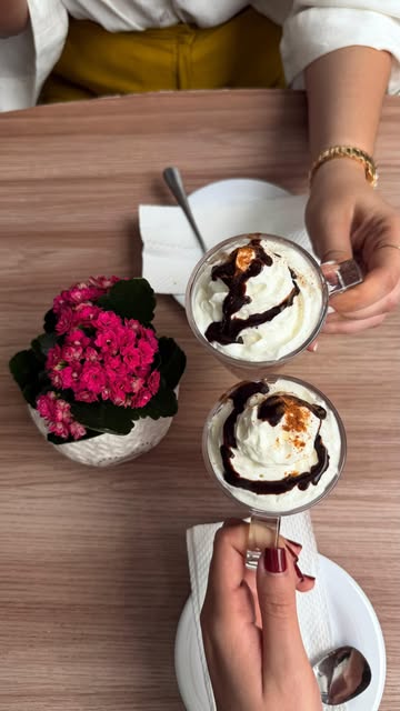 ¿Buscando un café /spot para brunch☕✨ o simplemente un lugar para desconectarte en Constanza? 🤍 Aquí te los dejo: ☕�...