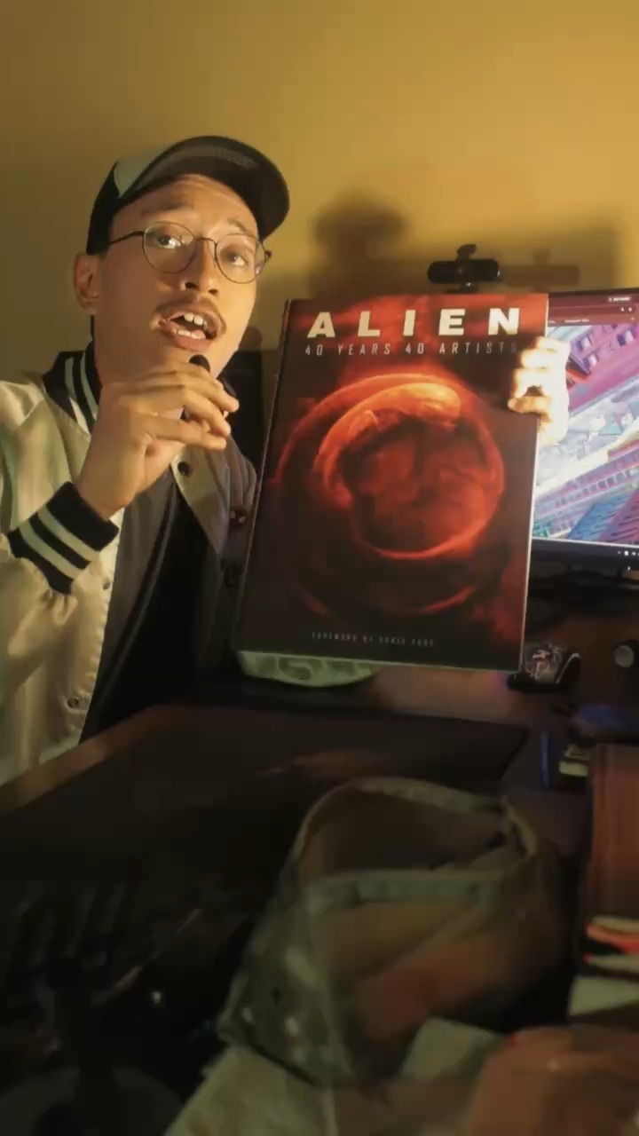 Alien Artbook Reviewing